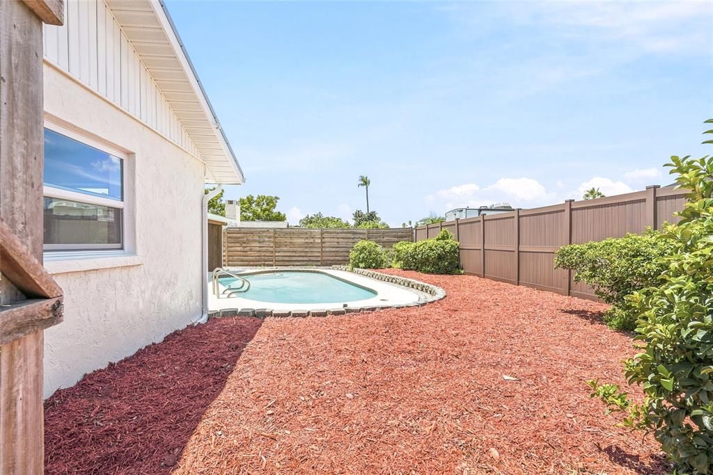 For Sale: $599,900 (3 beds, 2 baths, 1572 Square Feet)