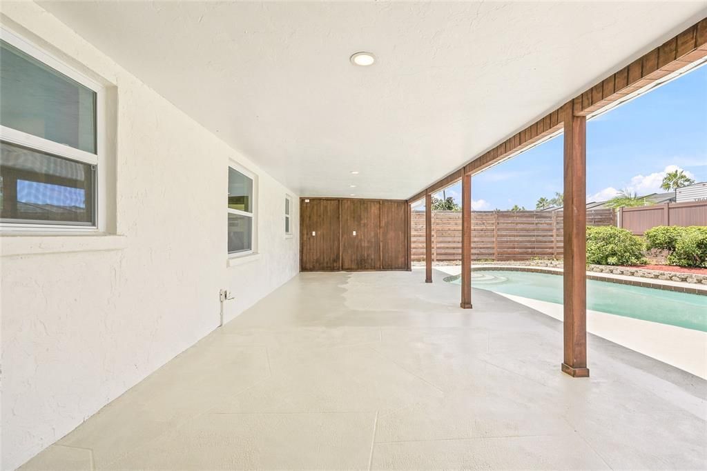 For Sale: $599,900 (3 beds, 2 baths, 1572 Square Feet)