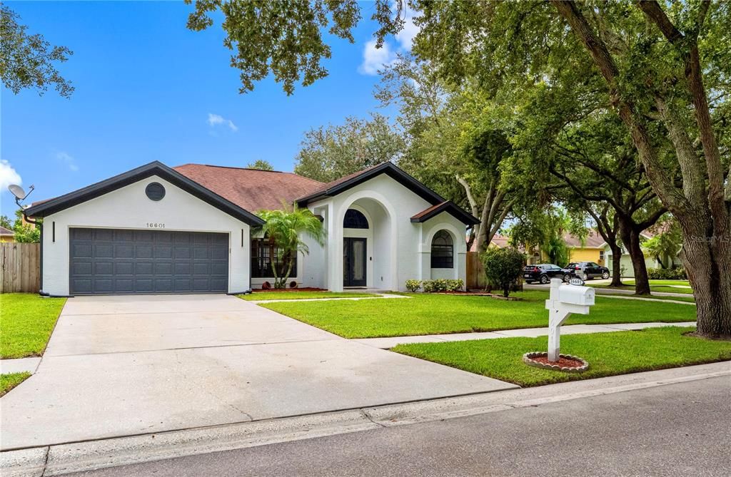 Active With Contract: $599,000 (4 beds, 3 baths, 2094 Square Feet)