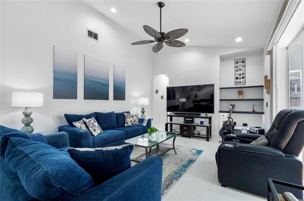 Active With Contract: $599,000 (4 beds, 3 baths, 2094 Square Feet)
