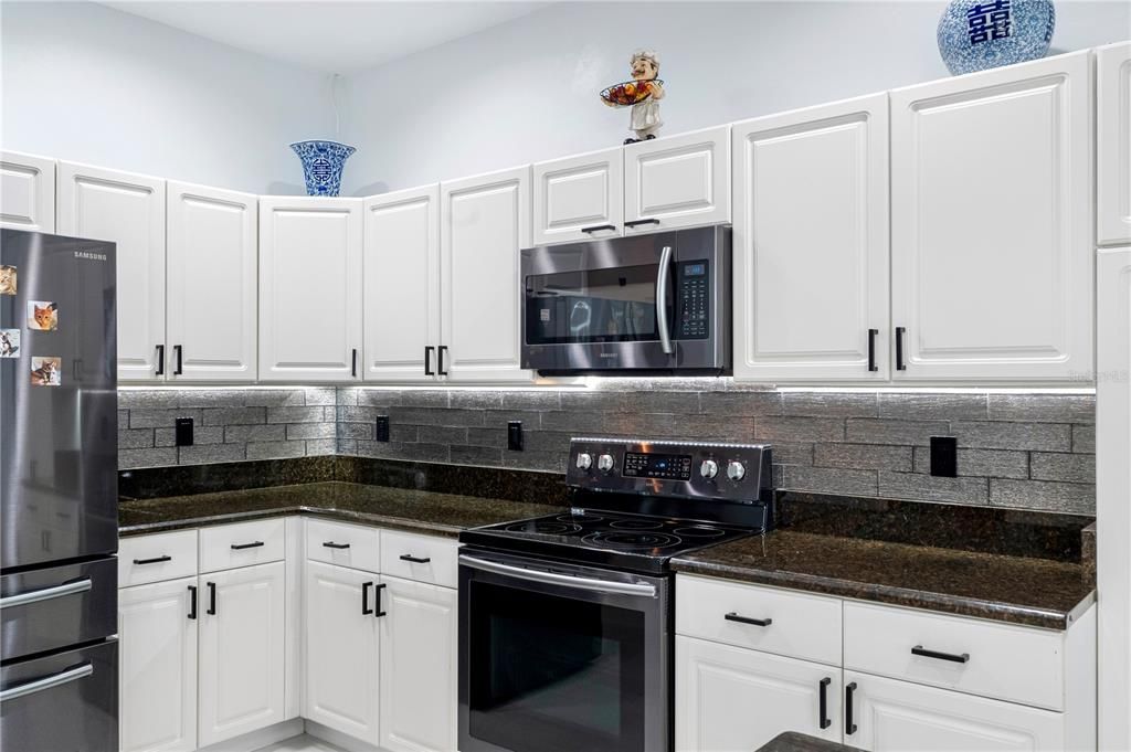 Active With Contract: $599,000 (4 beds, 3 baths, 2094 Square Feet)