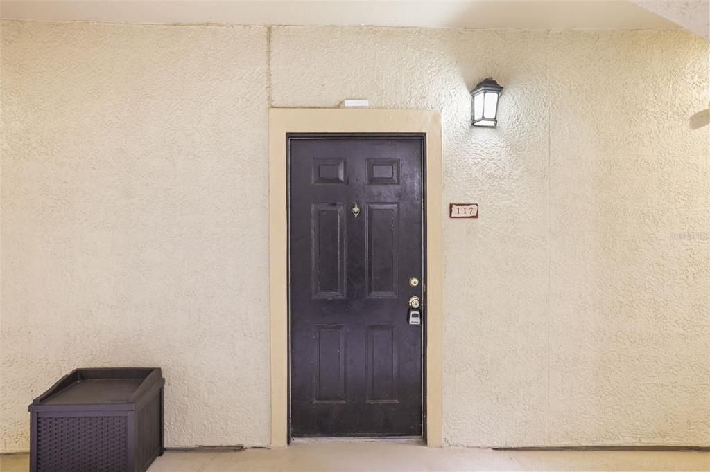 For Rent: $1,400 (1 beds, 1 baths, 837 Square Feet)