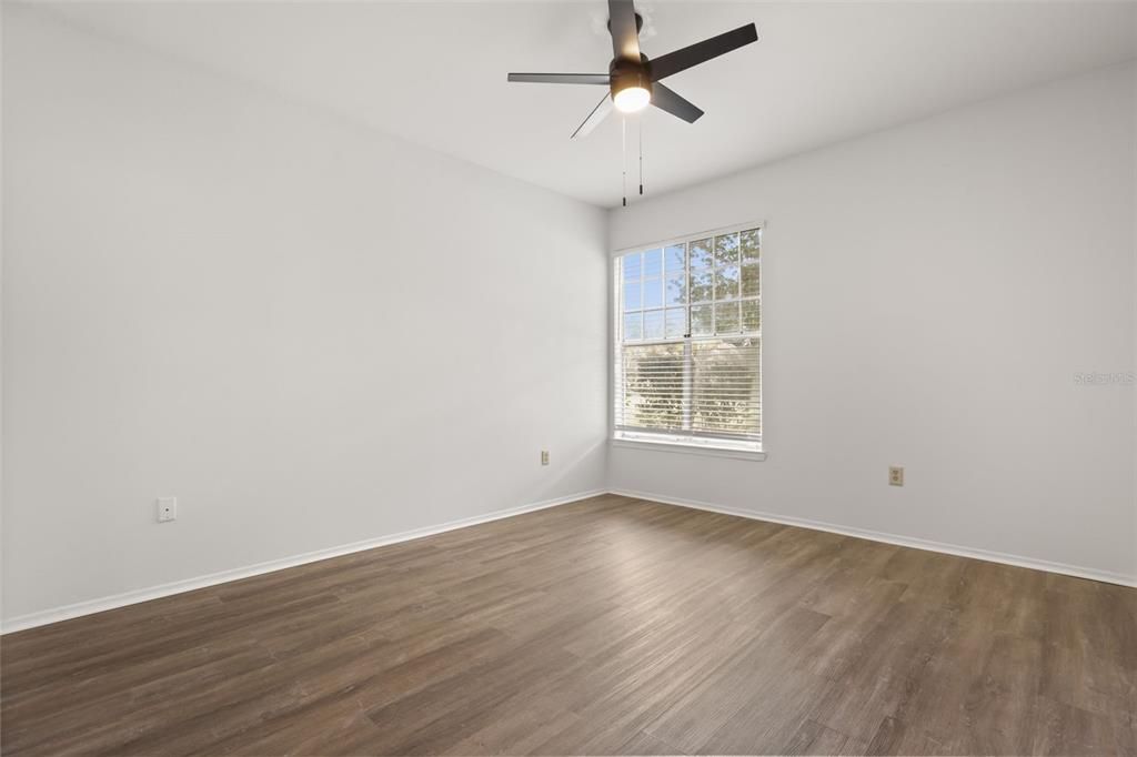 For Rent: $1,400 (1 beds, 1 baths, 837 Square Feet)