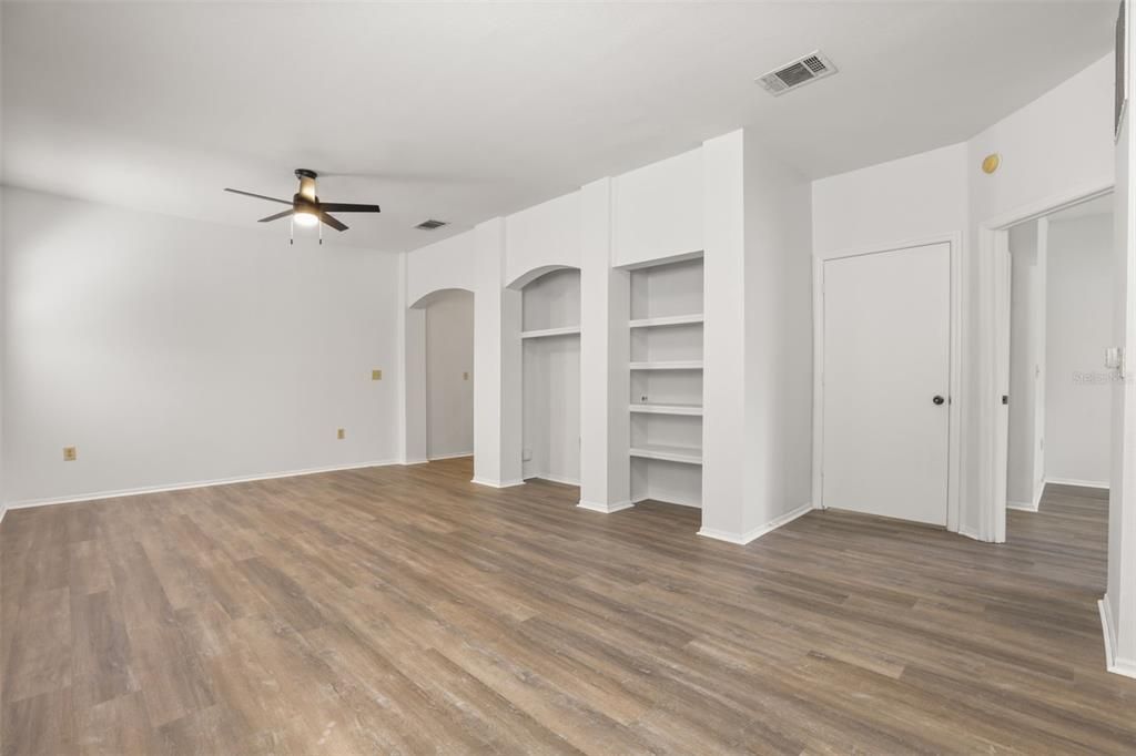 For Rent: $1,400 (1 beds, 1 baths, 837 Square Feet)