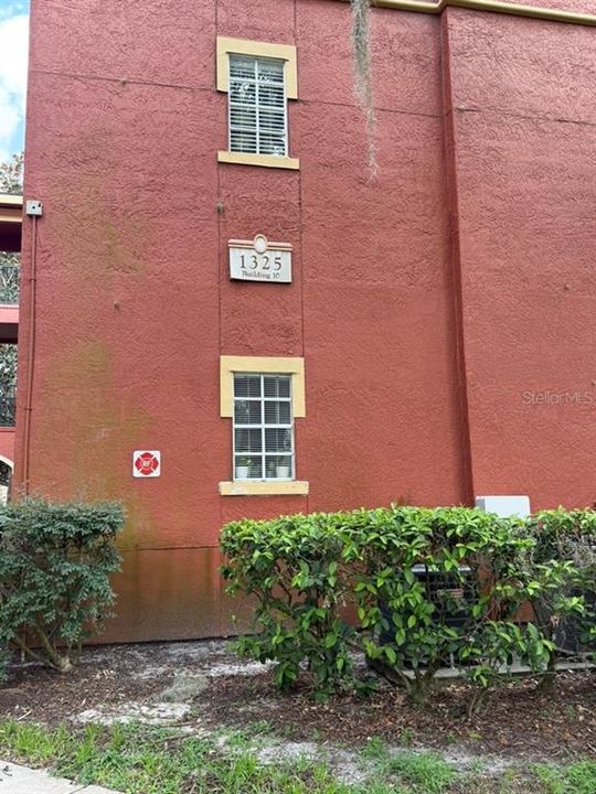 For Rent: $1,400 (1 beds, 1 baths, 837 Square Feet)