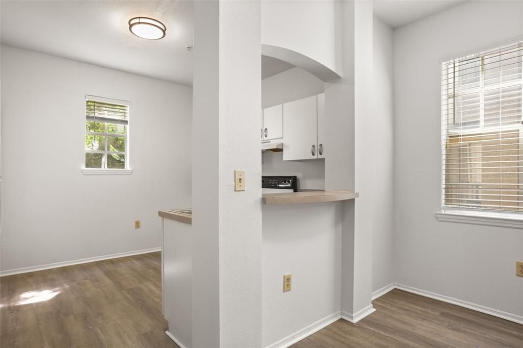 For Rent: $1,400 (1 beds, 1 baths, 837 Square Feet)