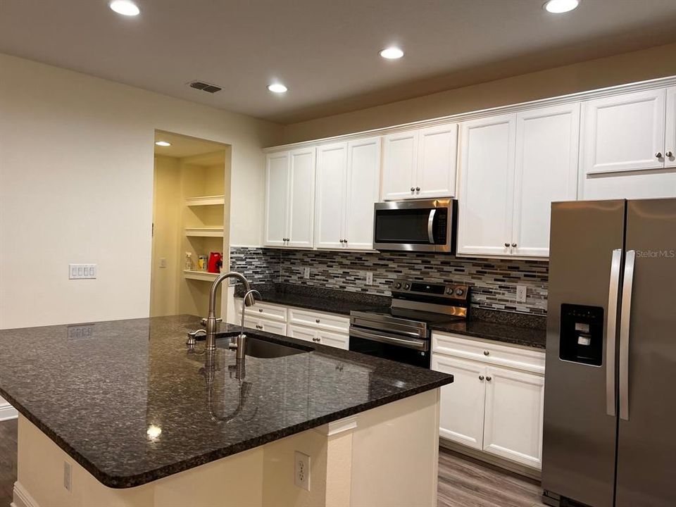 For Rent: $2,990 (3 beds, 2 baths, 2307 Square Feet)