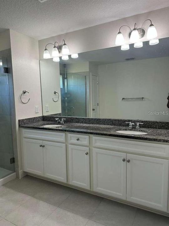 For Rent: $2,990 (3 beds, 2 baths, 2307 Square Feet)