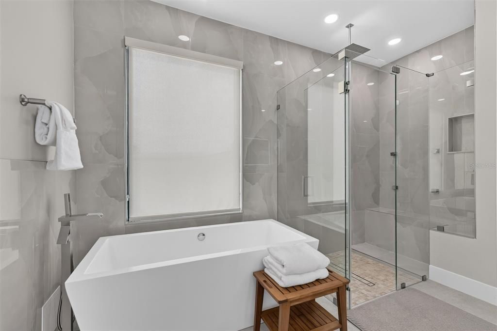 En Venta: $1,950,000 (4 camas, 4 baños, 4851 Pies cuadrados)