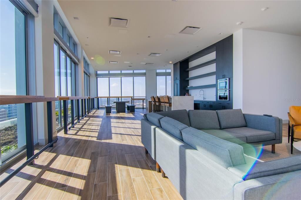 En Venta: $879,000 (1 camas, 1 baños, 1144 Pies cuadrados)