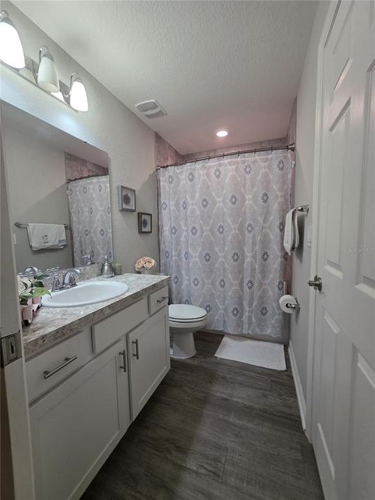 For Rent: $2,500 (3 beds, 2 baths, 1435 Square Feet)
