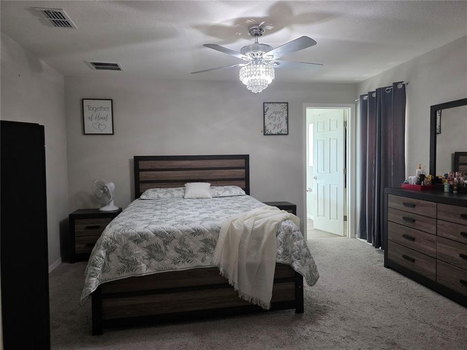 For Rent: $2,500 (3 beds, 2 baths, 1435 Square Feet)