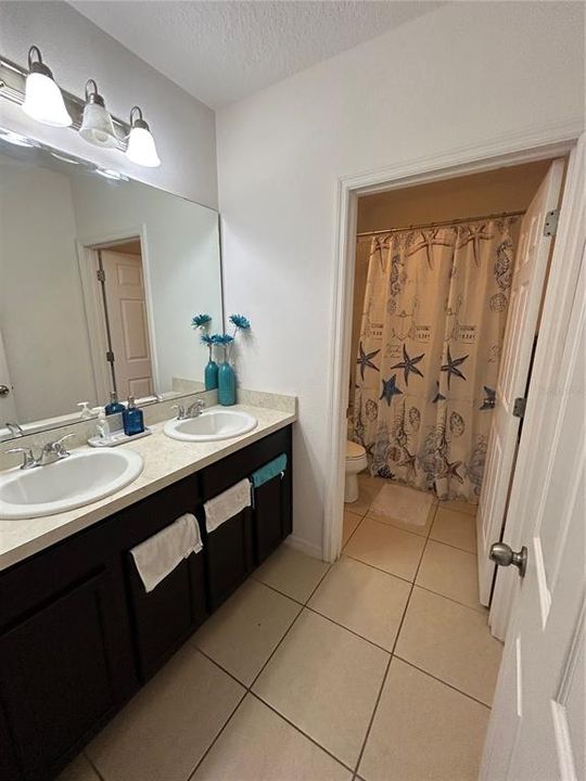 В аренду: $2,350 (4 спален, 2 ванн, 1730 Квадратных фут)