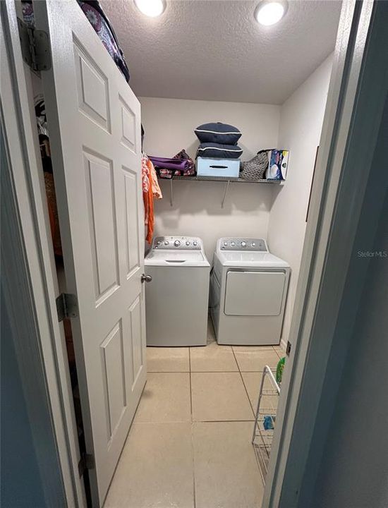 В аренду: $2,350 (4 спален, 2 ванн, 1730 Квадратных фут)