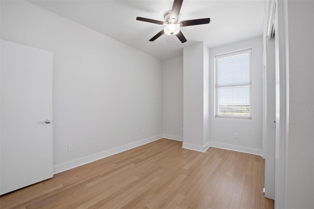 Active With Contract: $2,750 (2 beds, 1 baths, 1050 Square Feet)