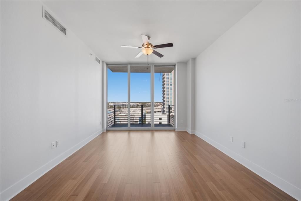Active With Contract: $2,750 (2 beds, 1 baths, 1050 Square Feet)