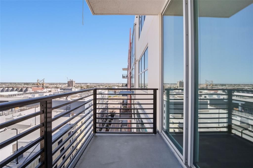 Active With Contract: $2,750 (2 beds, 1 baths, 1050 Square Feet)