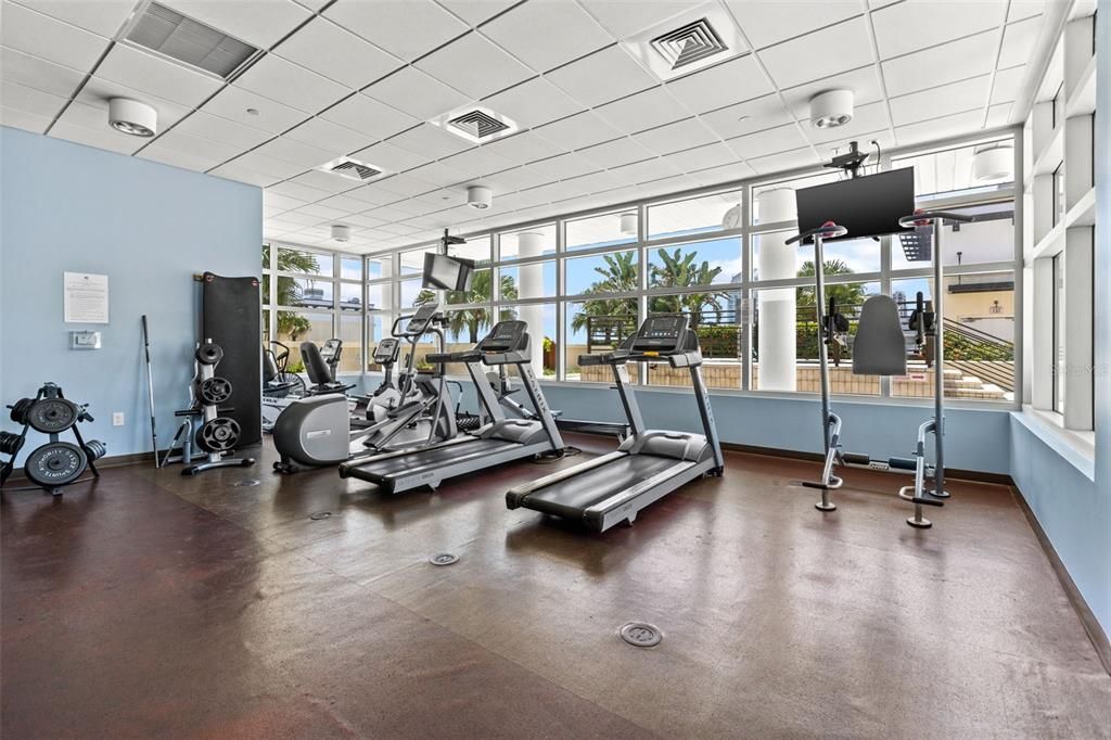 Active With Contract: $2,750 (2 beds, 1 baths, 1050 Square Feet)