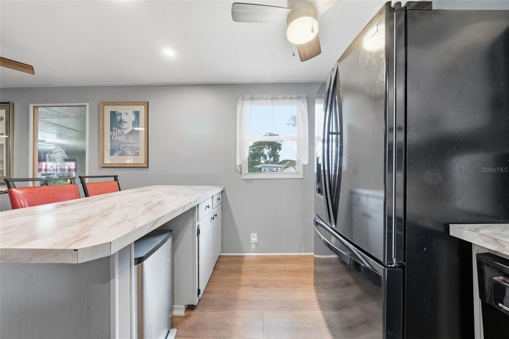 For Sale: $325,000 (3 beds, 2 baths, 1104 Square Feet)
