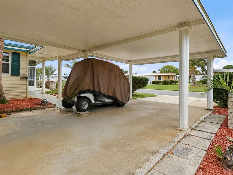 For Sale: $325,000 (3 beds, 2 baths, 1104 Square Feet)