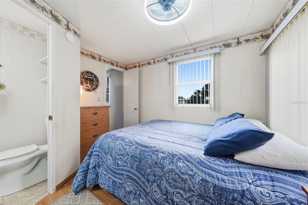 For Sale: $325,000 (3 beds, 2 baths, 1104 Square Feet)