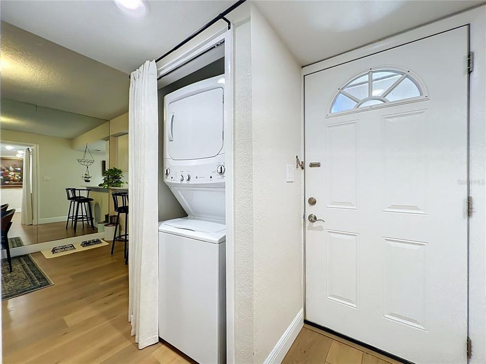 For Sale: $189,900 (2 beds, 2 baths, 1000 Square Feet)