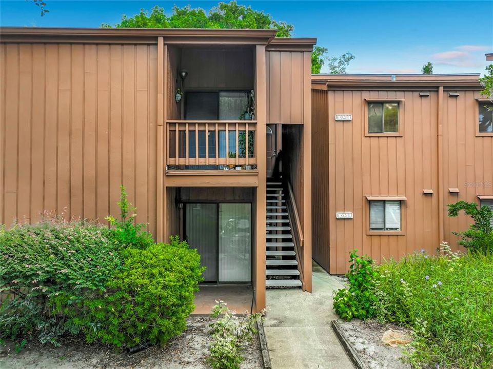For Sale: $189,900 (2 beds, 2 baths, 1000 Square Feet)