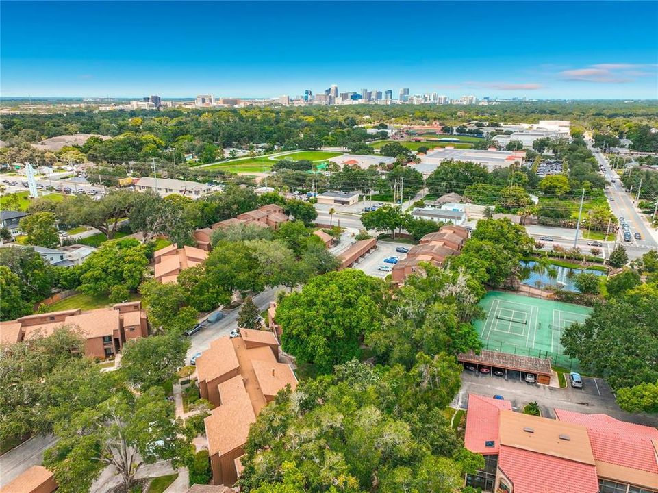 For Sale: $189,900 (2 beds, 2 baths, 1000 Square Feet)