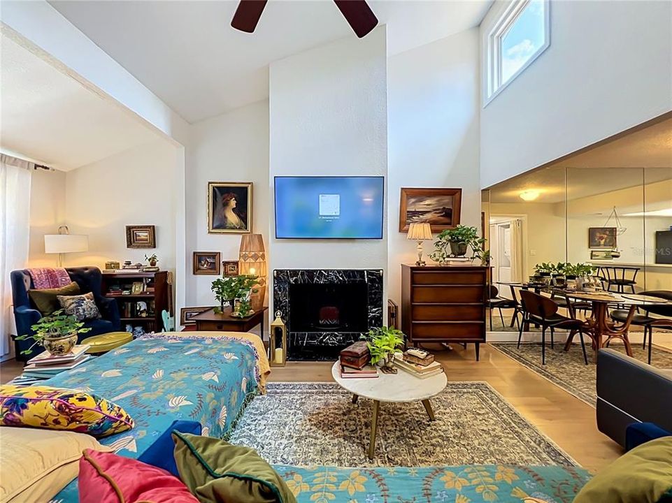 For Sale: $189,900 (2 beds, 2 baths, 1000 Square Feet)