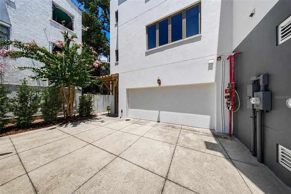 Active With Contract: $1,795,000 (3 beds, 3 baths, 2770 Square Feet)