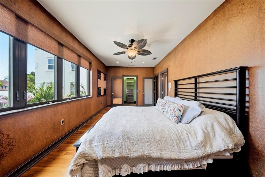 Active With Contract: $1,795,000 (3 beds, 3 baths, 2770 Square Feet)
