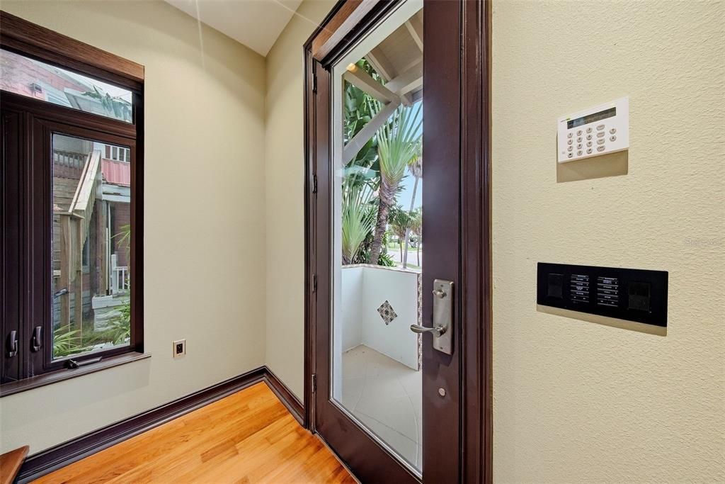 Active With Contract: $1,795,000 (3 beds, 3 baths, 2770 Square Feet)