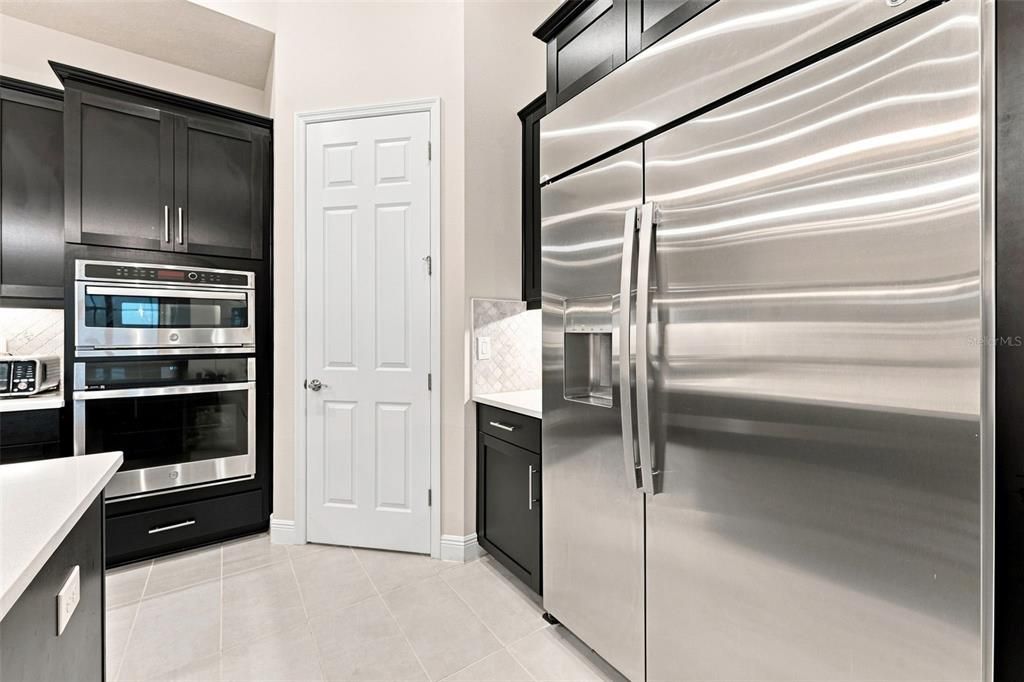 En Venta: $1,500,000 (5 camas, 4 baños, 4362 Pies cuadrados)