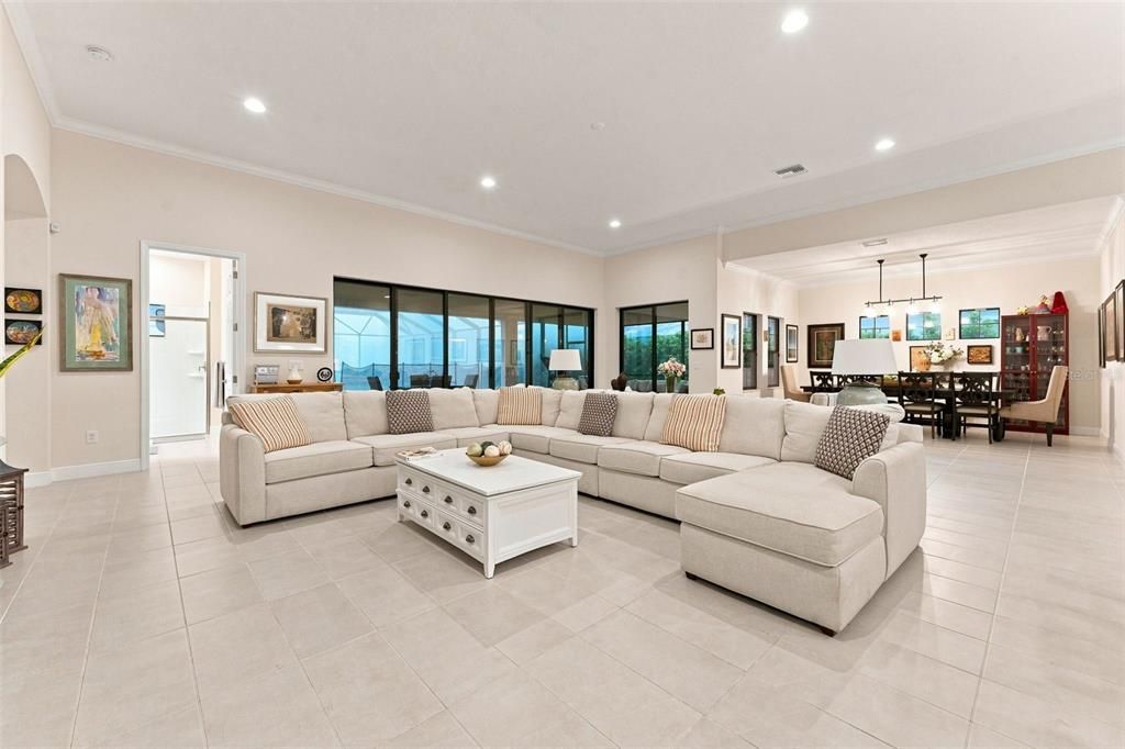 En Venta: $1,500,000 (5 camas, 4 baños, 4362 Pies cuadrados)