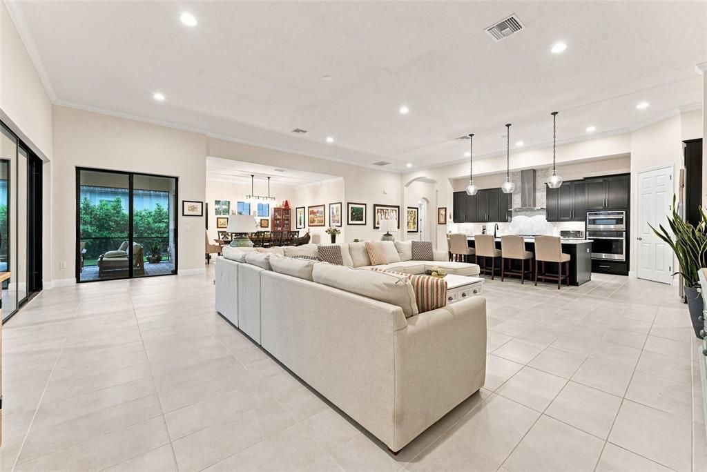 En Venta: $1,500,000 (5 camas, 4 baños, 4362 Pies cuadrados)