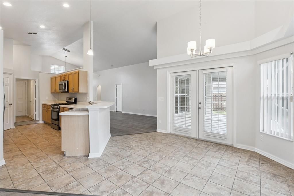 For Sale: $499,900 (4 beds, 2 baths, 1958 Square Feet)
