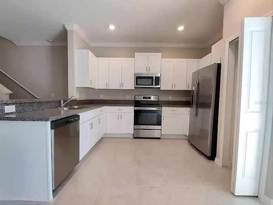 For Rent: $2,000 (2 beds, 2 baths, 1541 Square Feet)