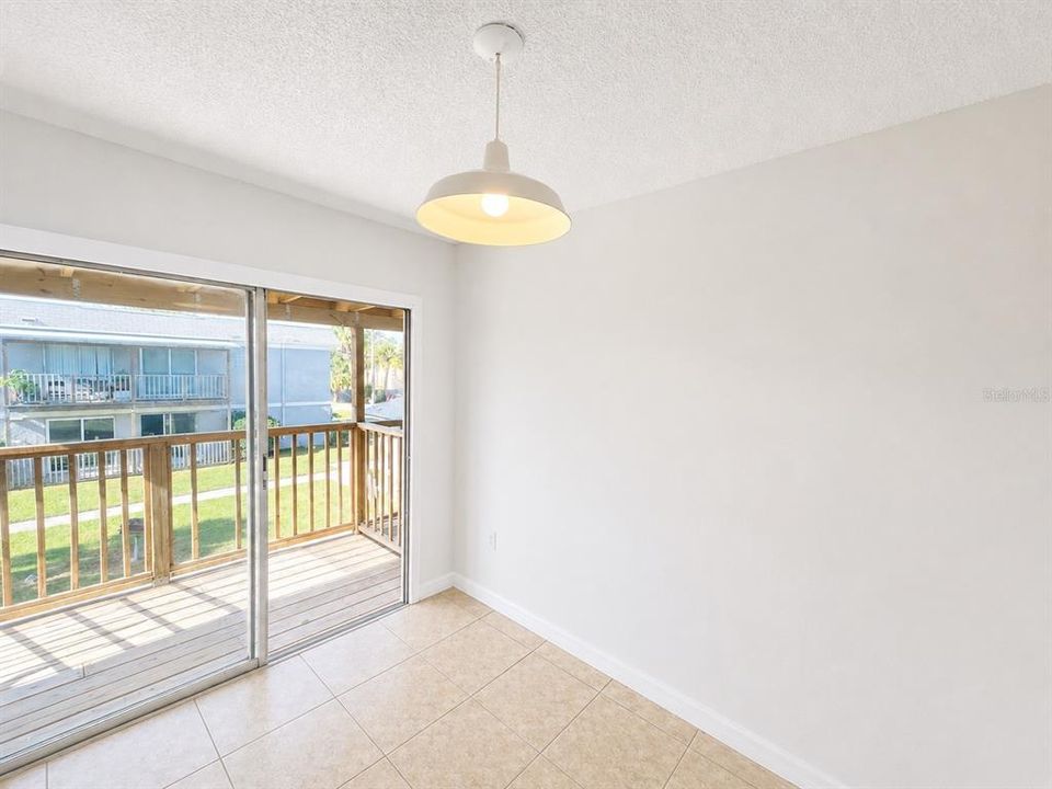 For Rent: $1,200 (1 beds, 1 baths, 780 Square Feet)