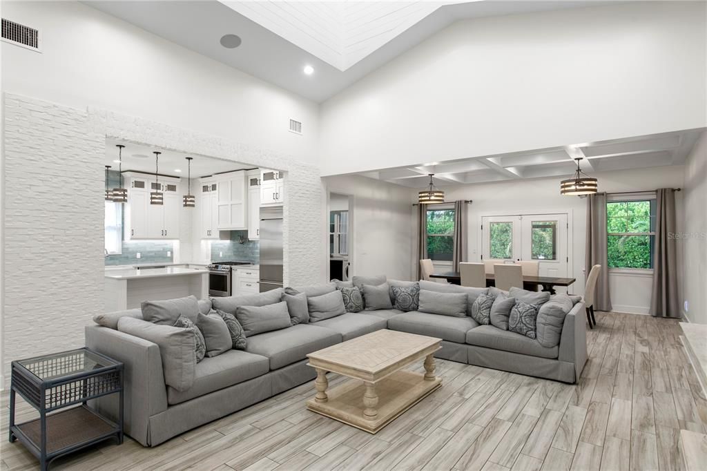 En Venta: $2,395,000 (4 camas, 4 baños, 3102 Pies cuadrados)