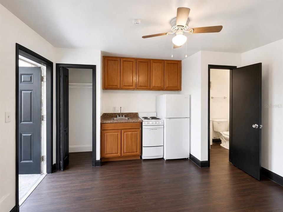 For Rent: $1,050 (0 beds, 1 baths, 198 Square Feet)