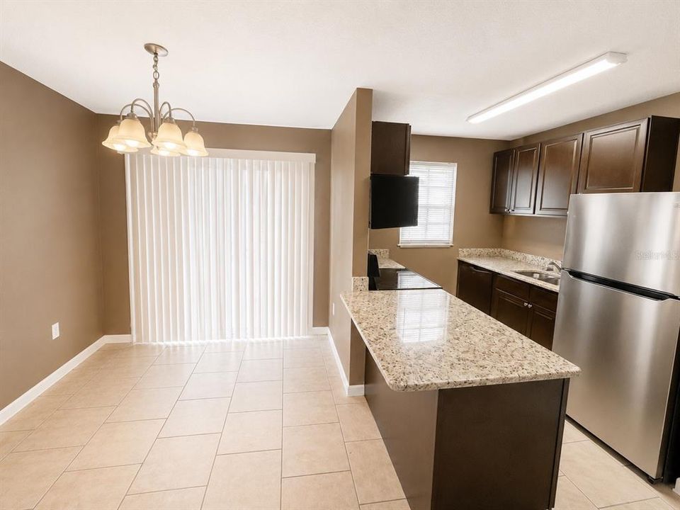 For Rent: $1,295 (2 beds, 1 baths, 992 Square Feet)