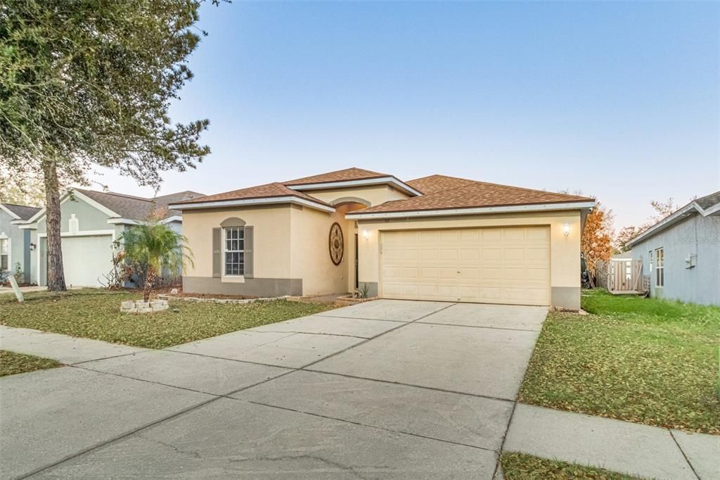 For Rent: $2,400 (3 beds, 2 baths, 1841 Square Feet)