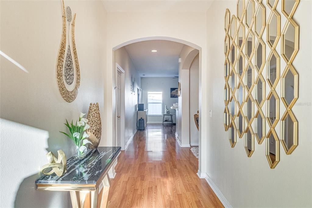 For Rent: $2,400 (3 beds, 2 baths, 1841 Square Feet)