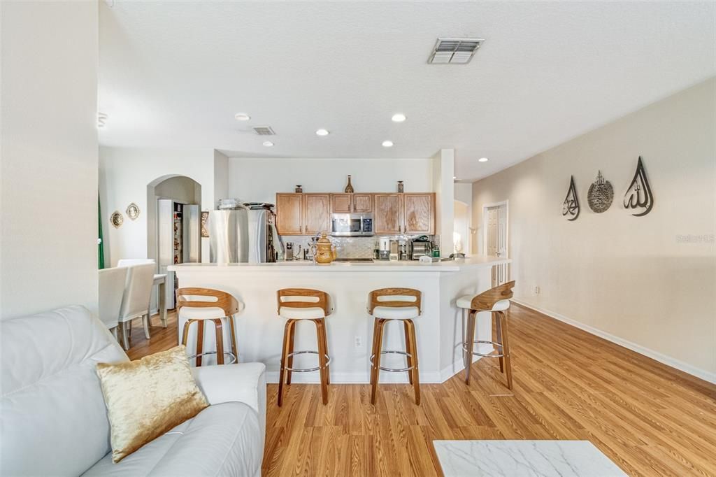 For Rent: $2,400 (3 beds, 2 baths, 1841 Square Feet)