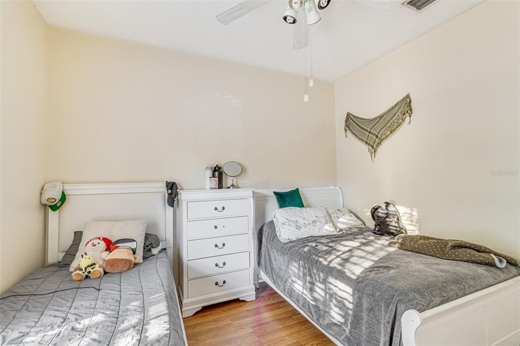 For Rent: $2,400 (3 beds, 2 baths, 1841 Square Feet)