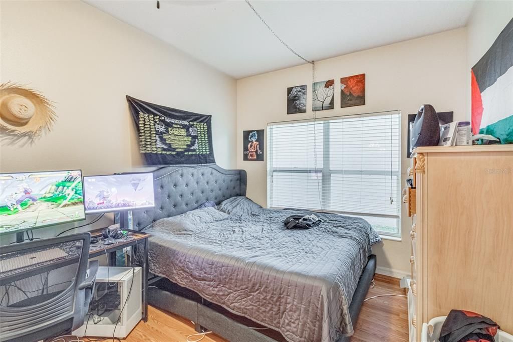For Rent: $2,400 (3 beds, 2 baths, 1841 Square Feet)