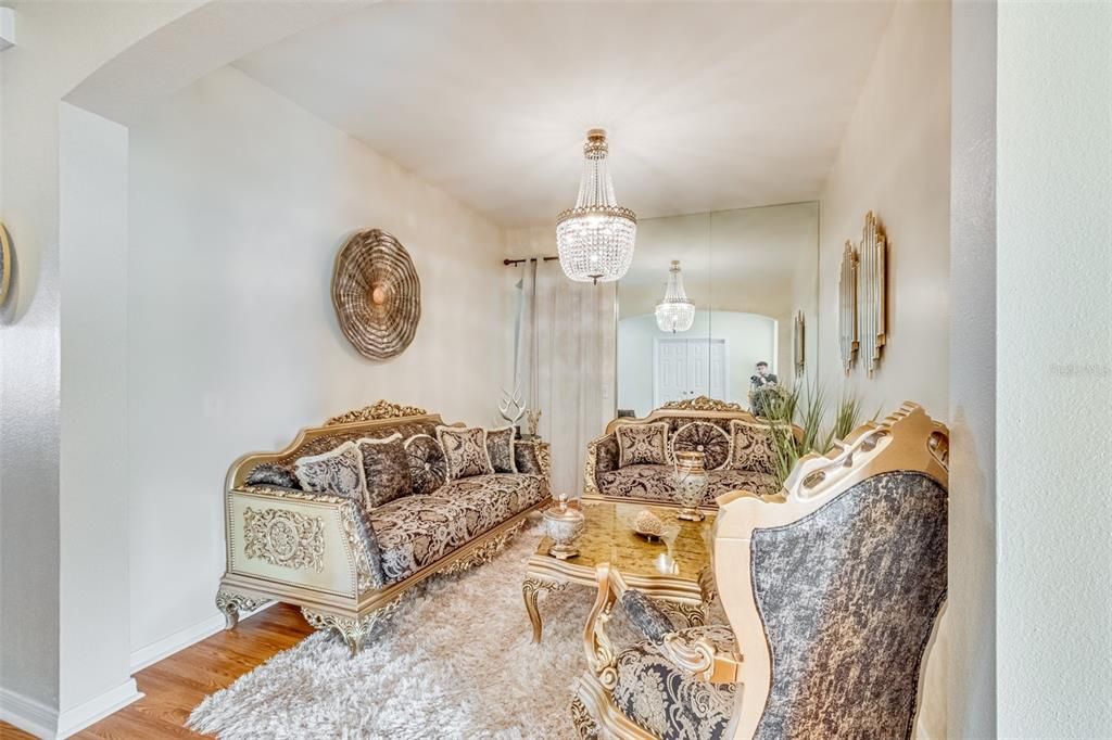 For Rent: $2,400 (3 beds, 2 baths, 1841 Square Feet)