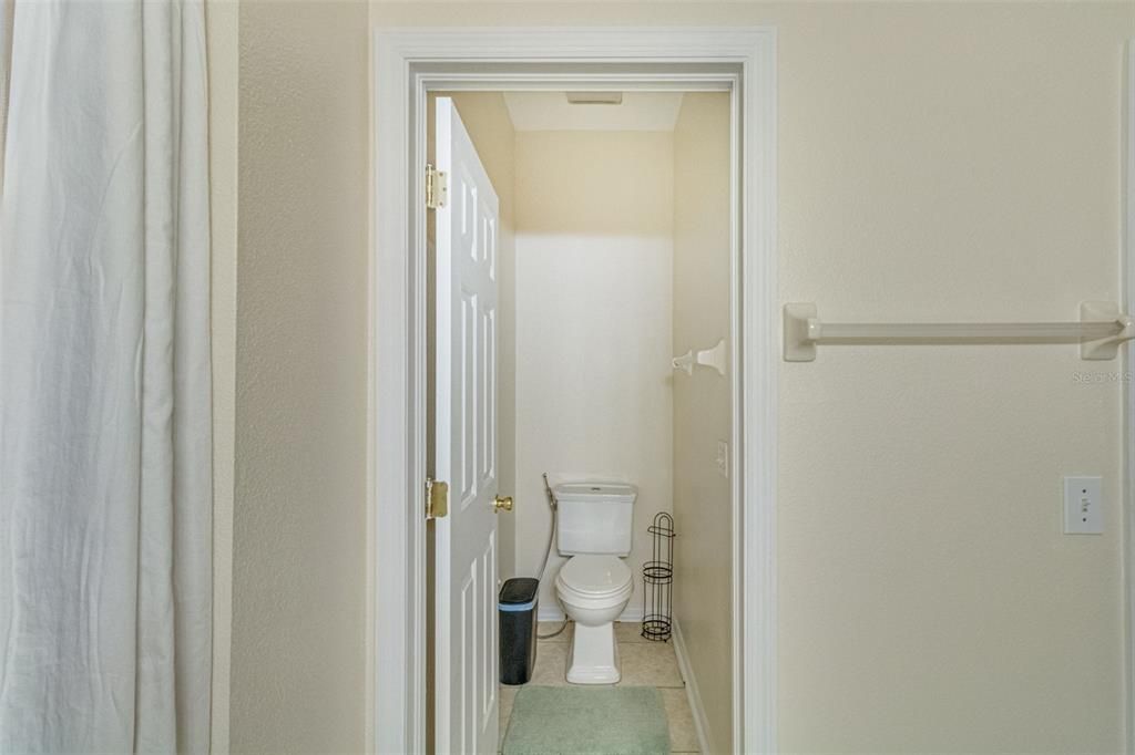 For Rent: $2,400 (3 beds, 2 baths, 1841 Square Feet)