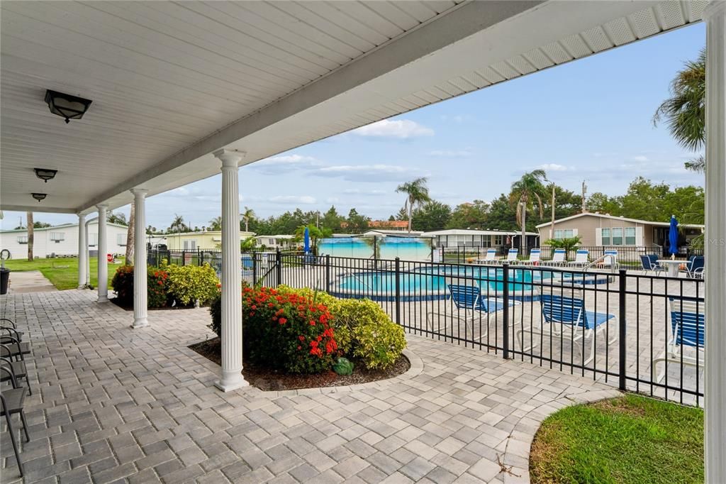 For Sale: $115,000 (2 beds, 1 baths, 888 Square Feet)