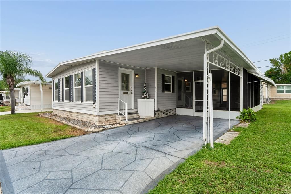 For Sale: $115,000 (2 beds, 1 baths, 888 Square Feet)